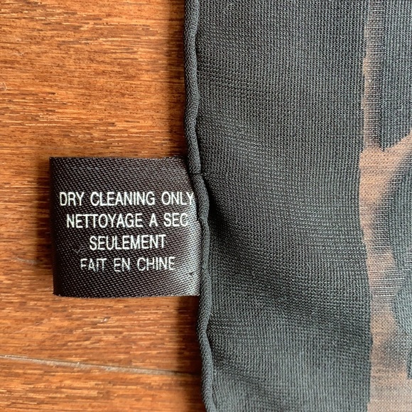 Firenze Silk and Velvet Black Sheer Floral Iris Print Scarf Evening Elegant - Picture 4 of 7